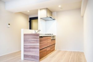 キッチンリフォームの間取りはどうする？最適な配置やサイズの考え方とは